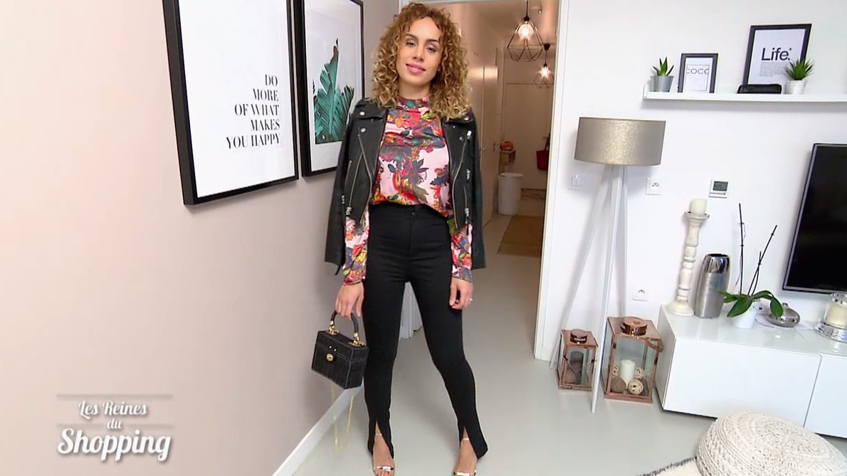 J1 : Moderne avec un chapeau pour un mariage