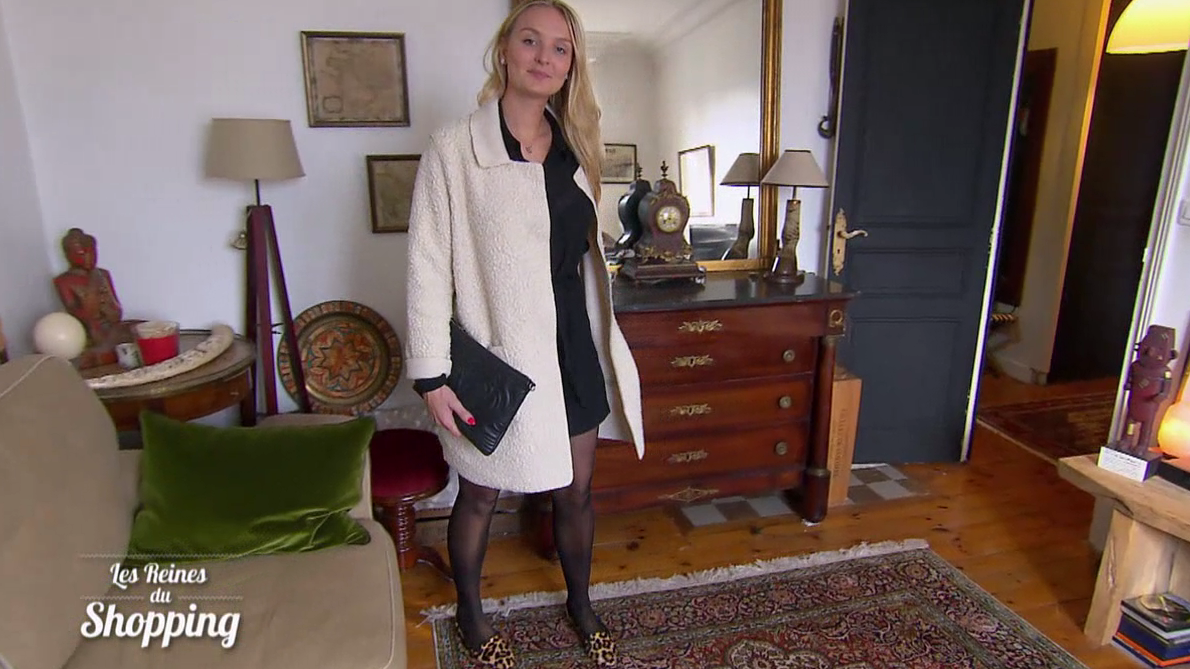 J2 : Moderne avec un chapeau pour un mariage