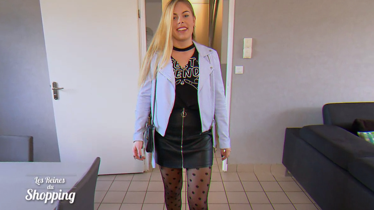 J4 : Moderne avec un chapeau pour un mariage