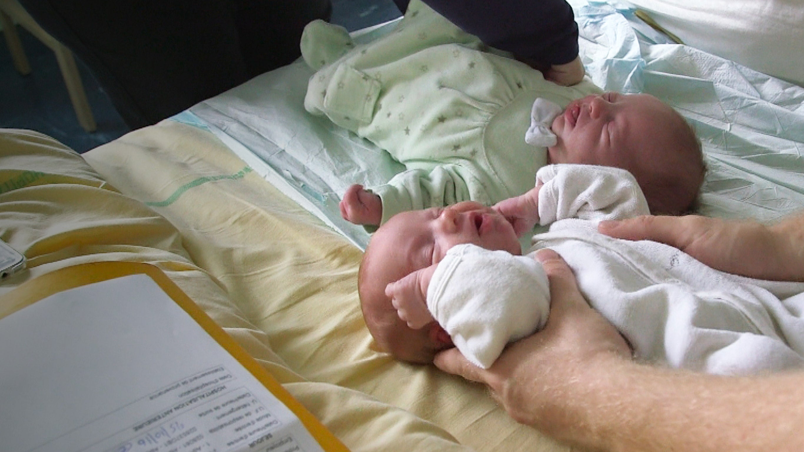 Parents de jumeaux : ils voient la vie en double