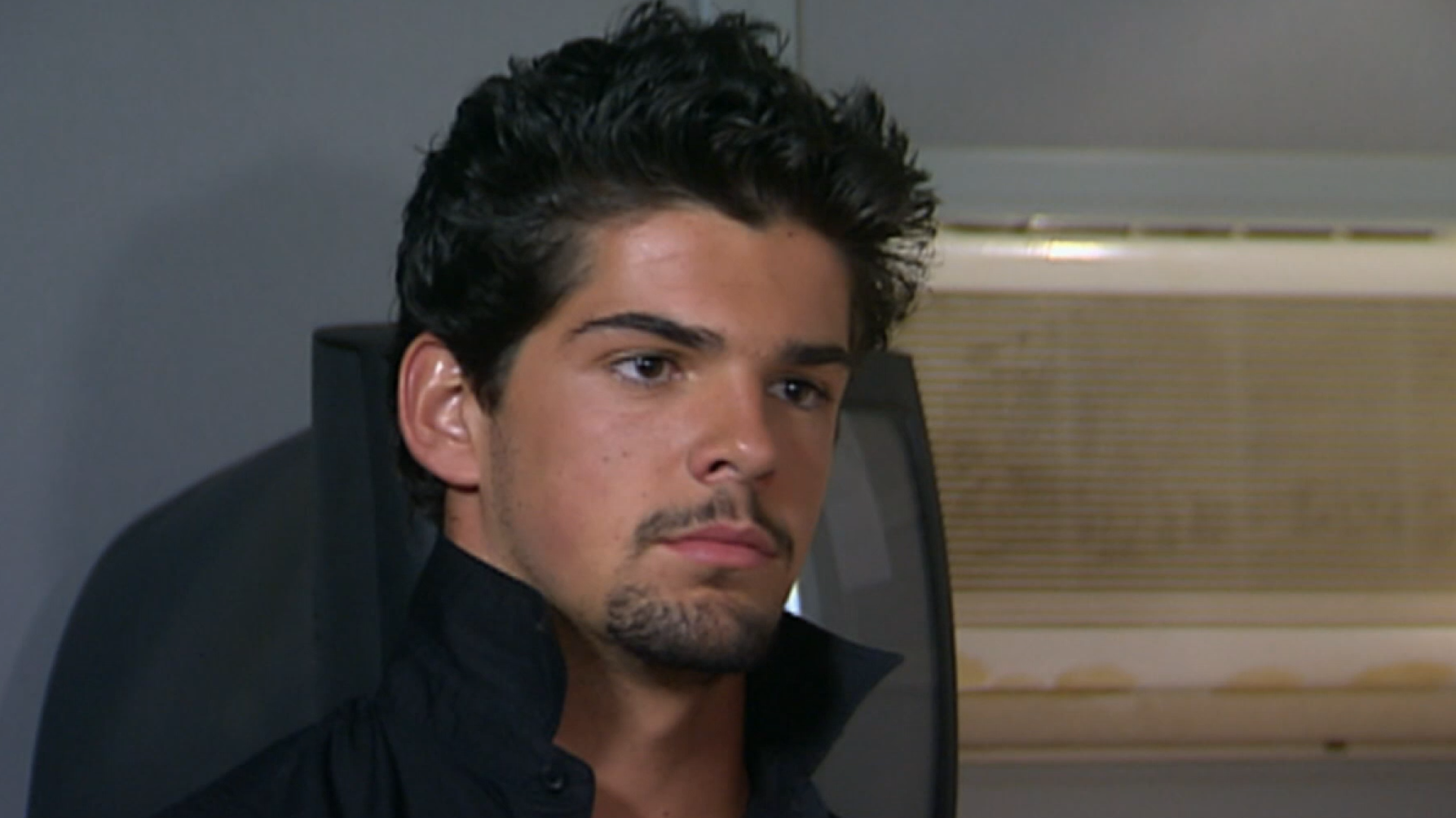 S2 E5 - L'anniversaire de Lola