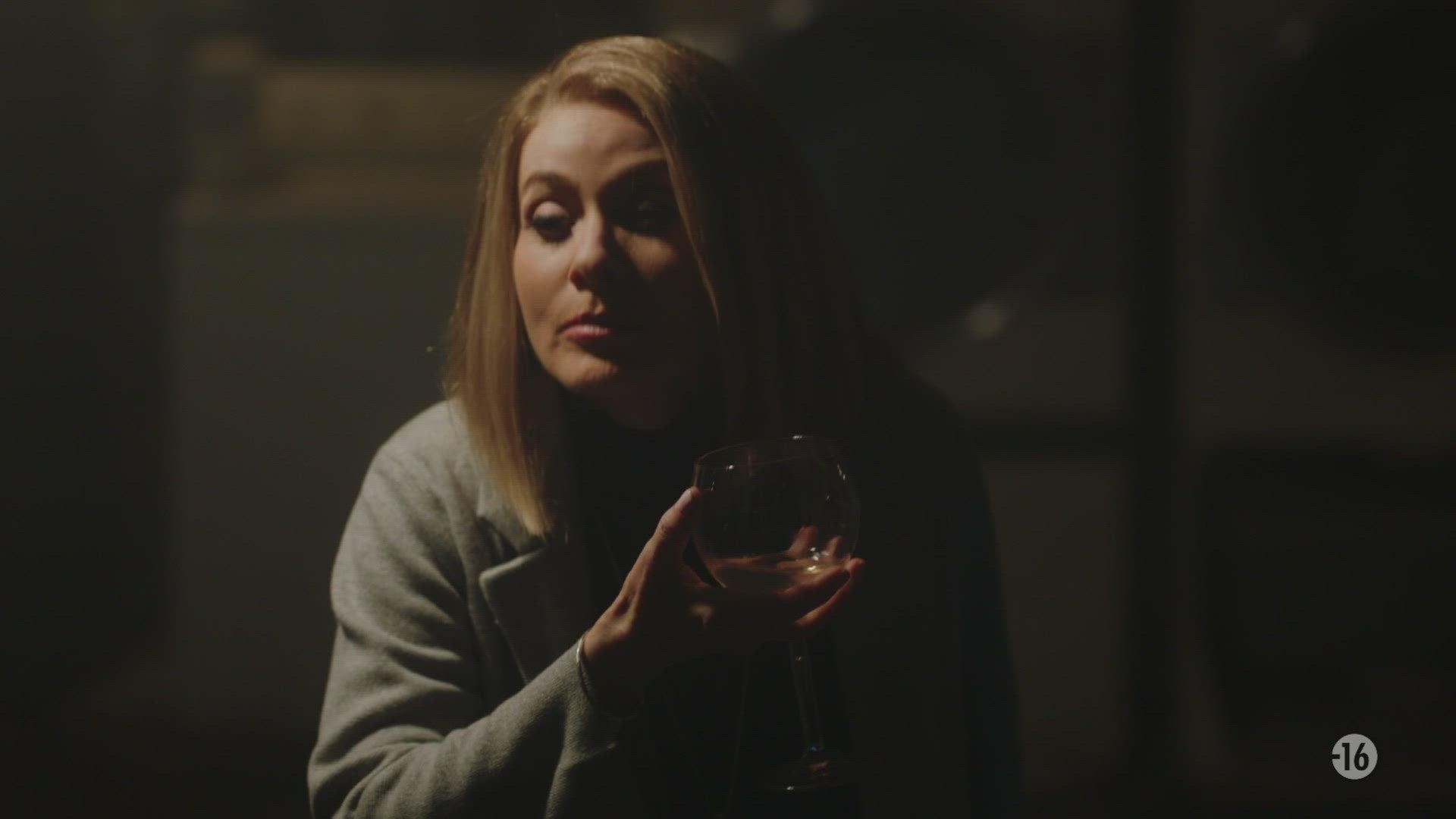 S2 E4 - Tuyaux hurlants / À travers les murs