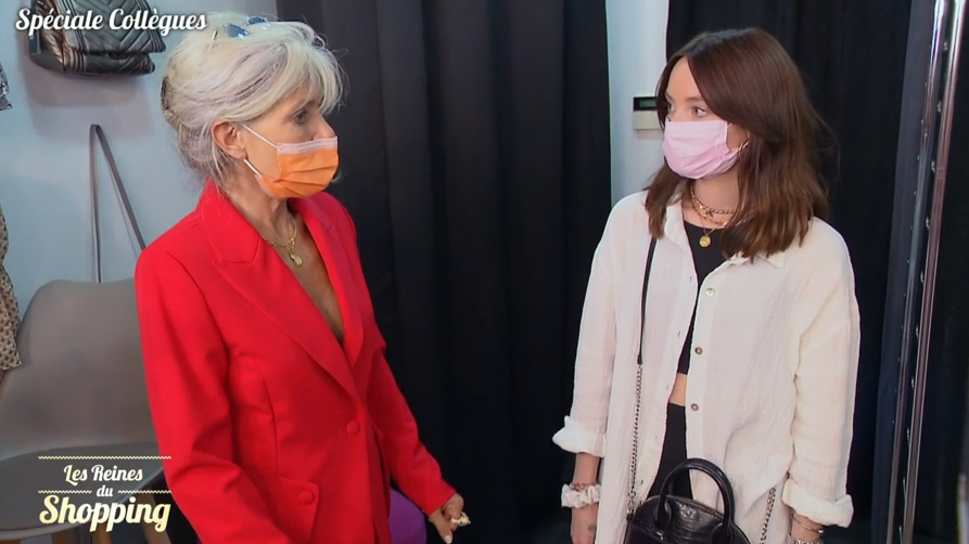 J3 : Moderne avec une veste de tailleur