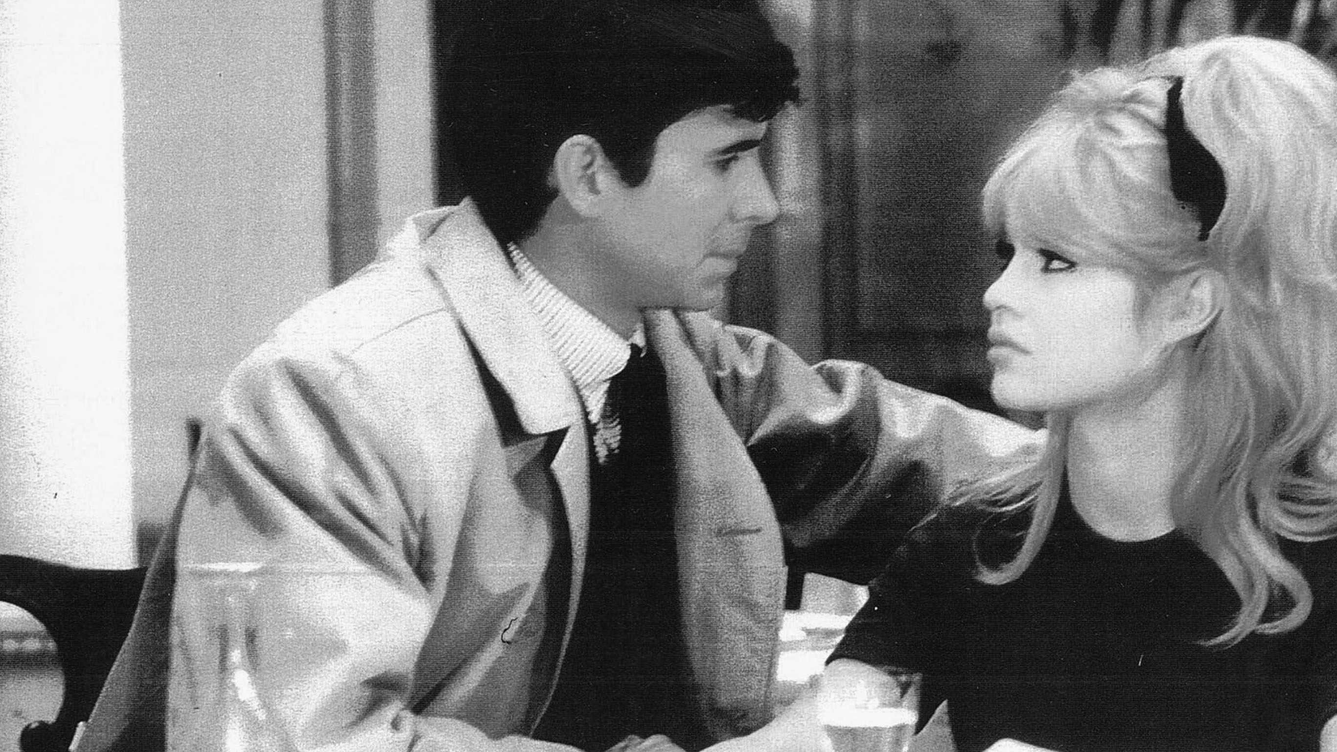 Une ravissante idiote