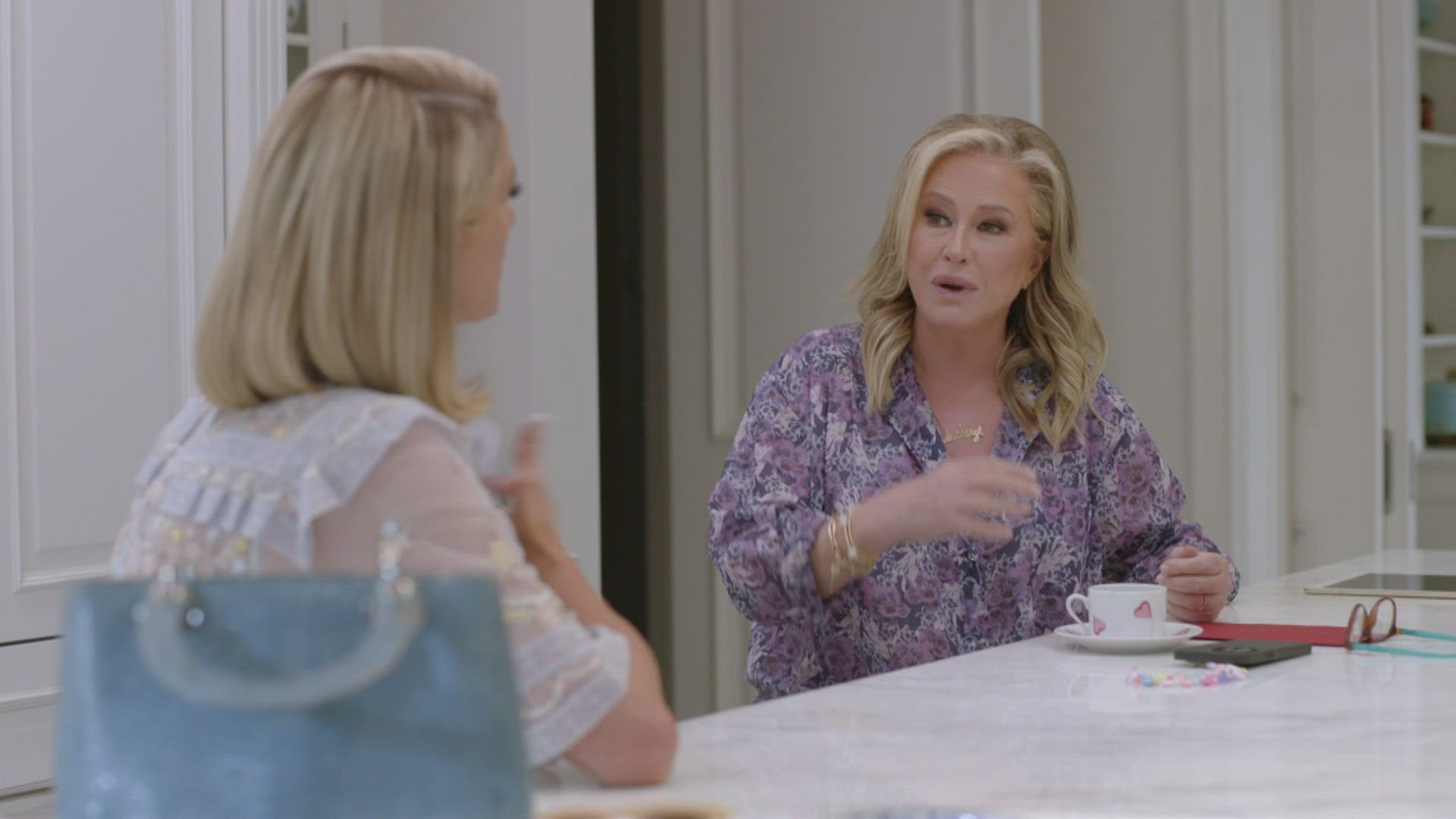 S1 E2 - La mère de la mariée