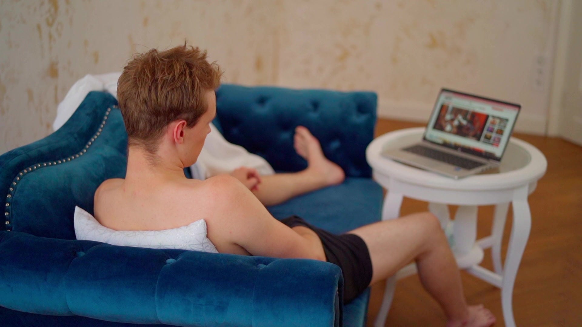 1. évad 1. rész - Önkielégítés