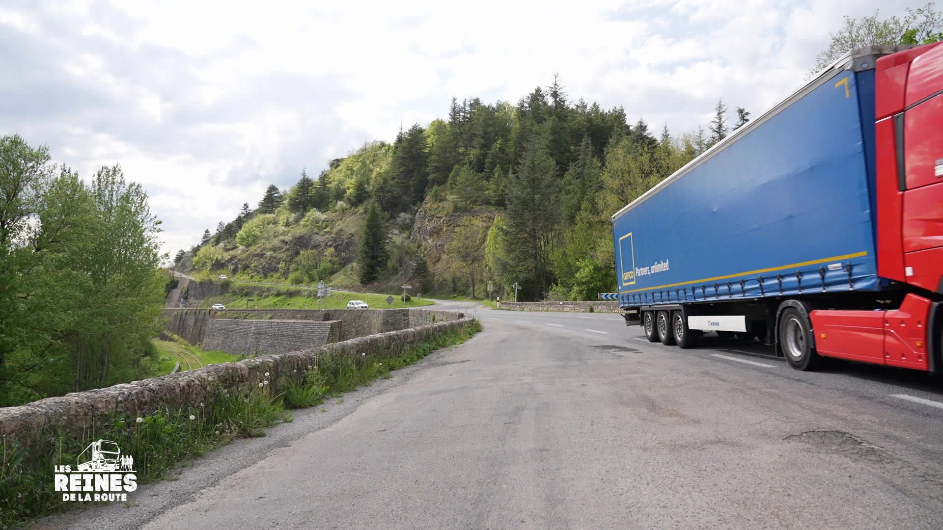 Lexie et Clotilde reines de la route Episode 02 11/06/2023 RTLplay