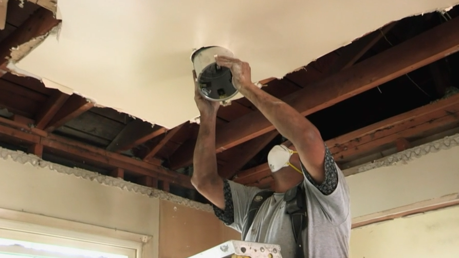 S6 E8 - Fenêtre sur cour