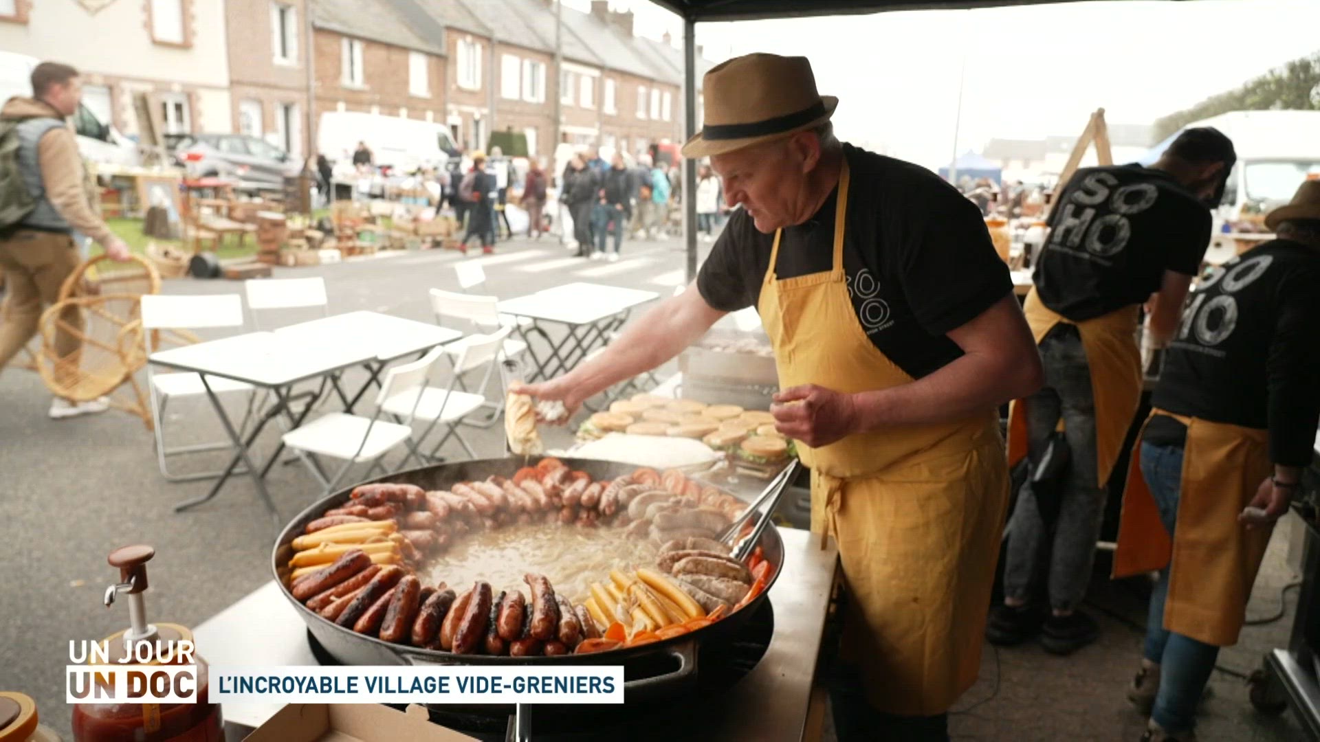 L'incroyable village vide-greniers
