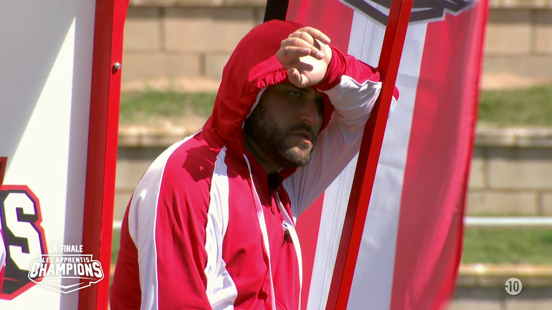 S1 E44 - Des amis, des amours, des médailles