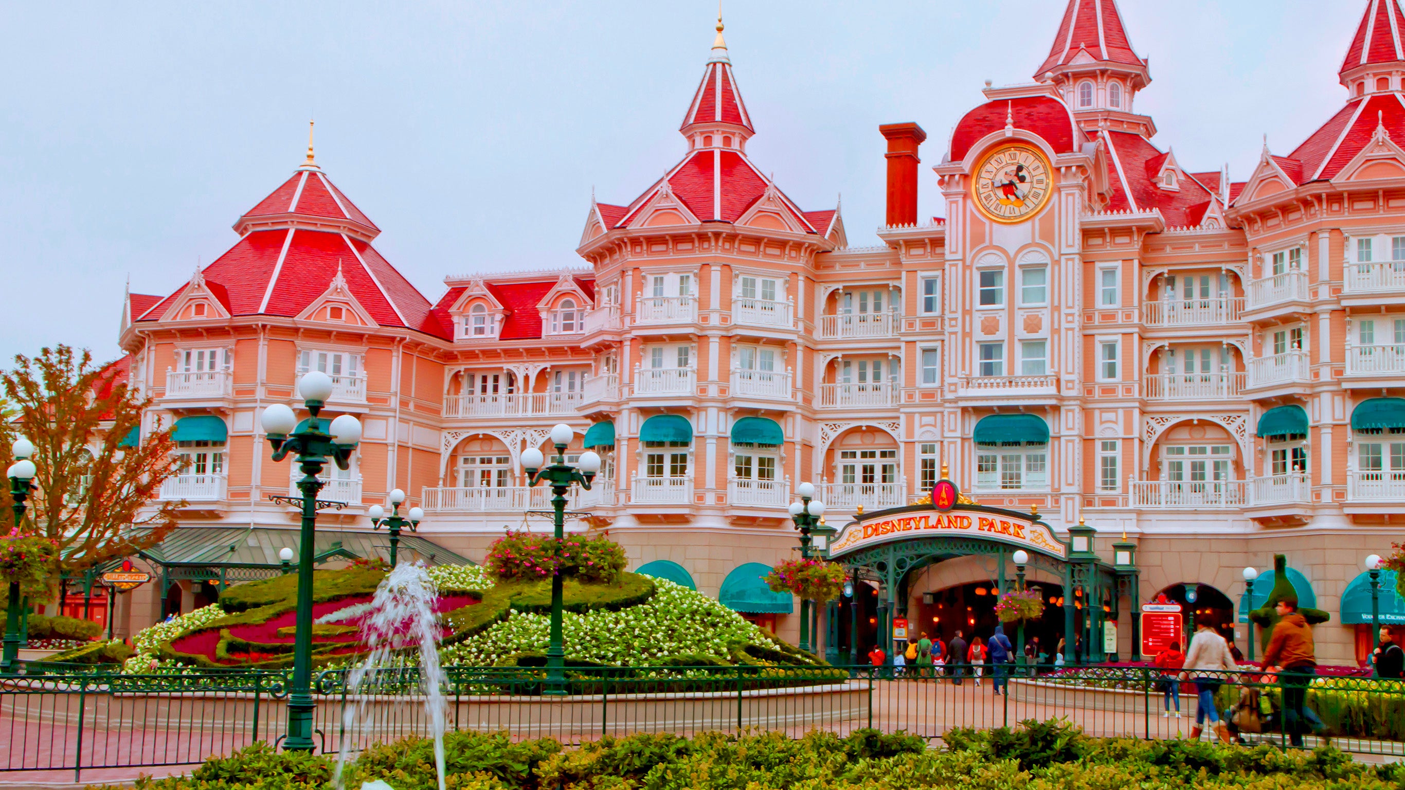 Un hôtel féerique au cœur du plus grand parc d'attraction d'Europe