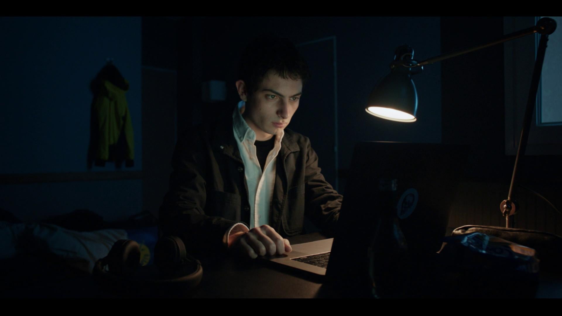 S1 E4 - Fifty shades of stalk