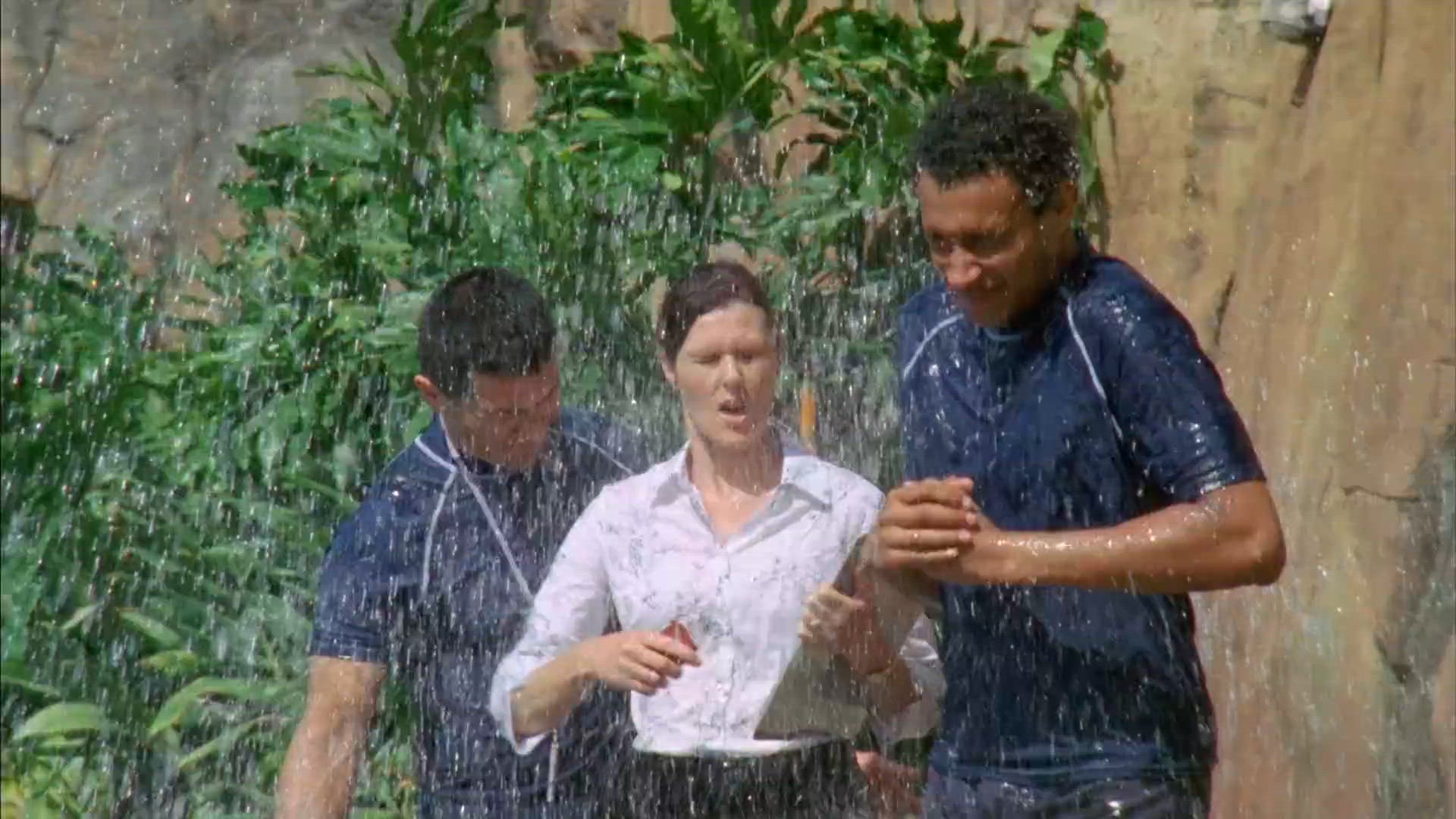 Des ennemis sous la main