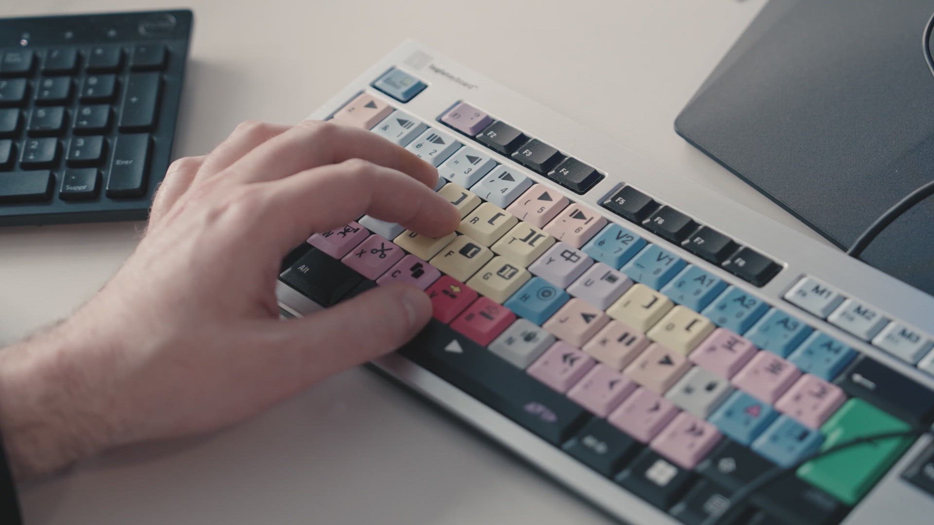 Créer « l'Actu des Réseaux » pour le JT de M6 : le défi réussi de Nadine, élève de 5ᵉ