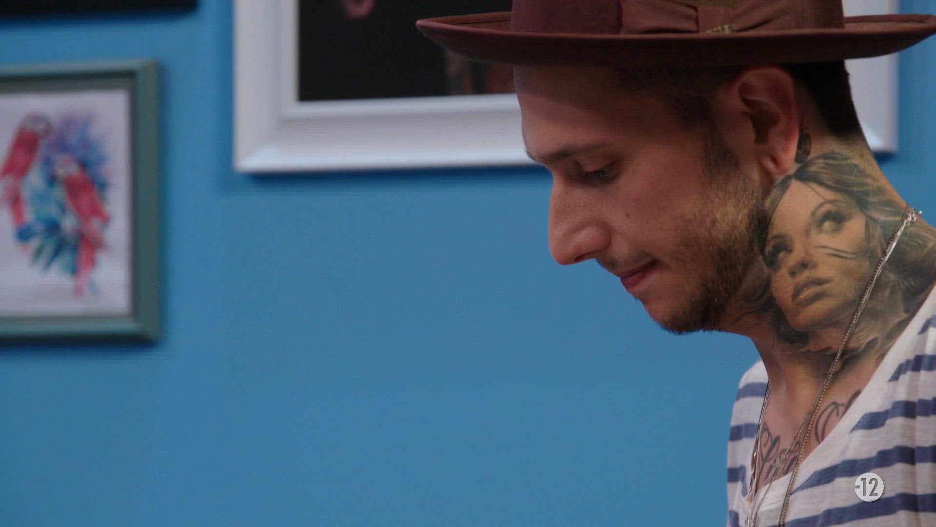 S1 E2 - Une drôle d'odeur