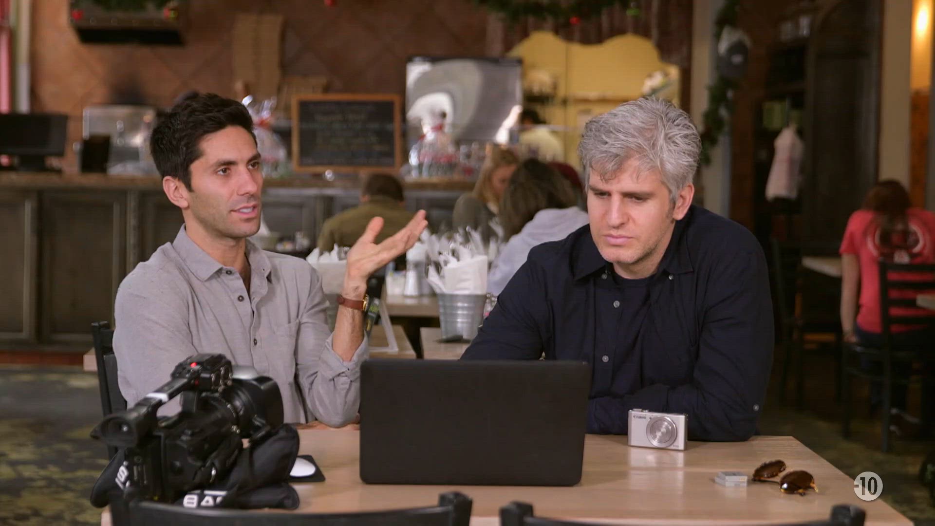 S6 E8 - Ari et Lanum