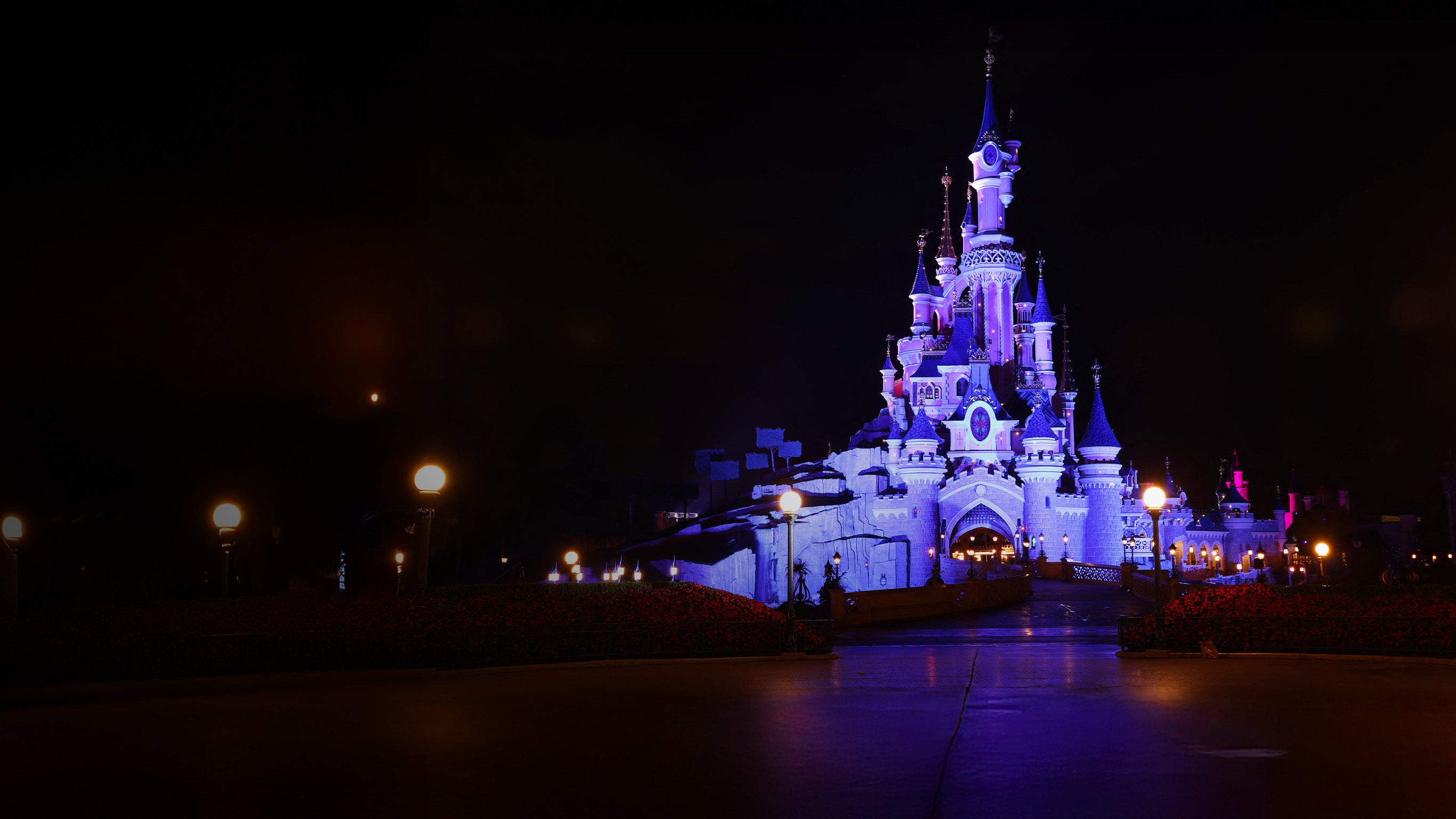 Disney, Astérix, Futuroscope : les nouvelles folies des parcs préférés des Français