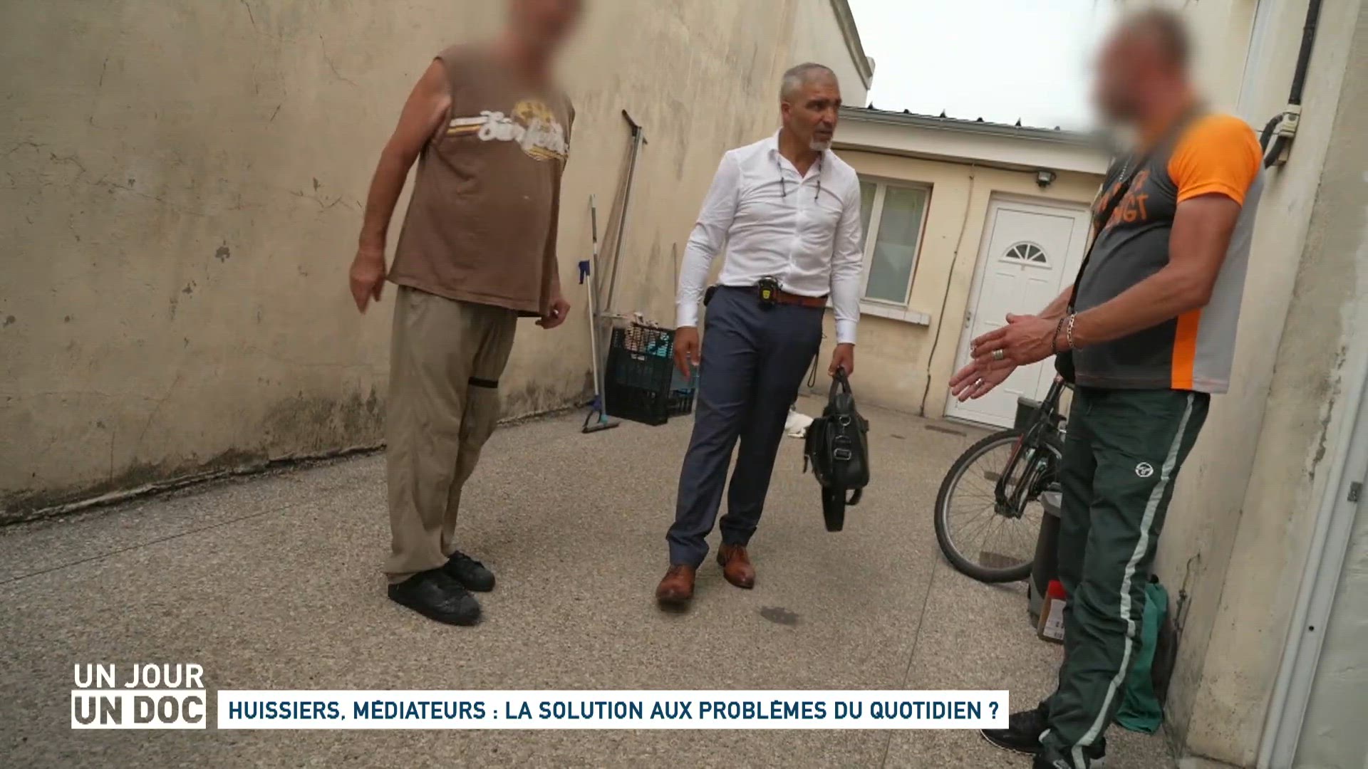 Huissiers, médiateurs : la solution aux problèmes du quotidien ?