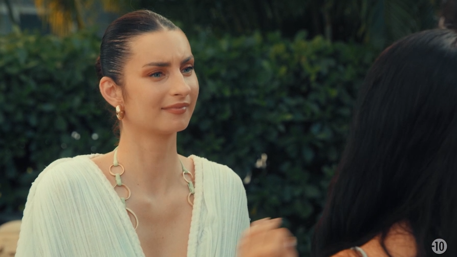 S1 E2 - Drame à Mykonos