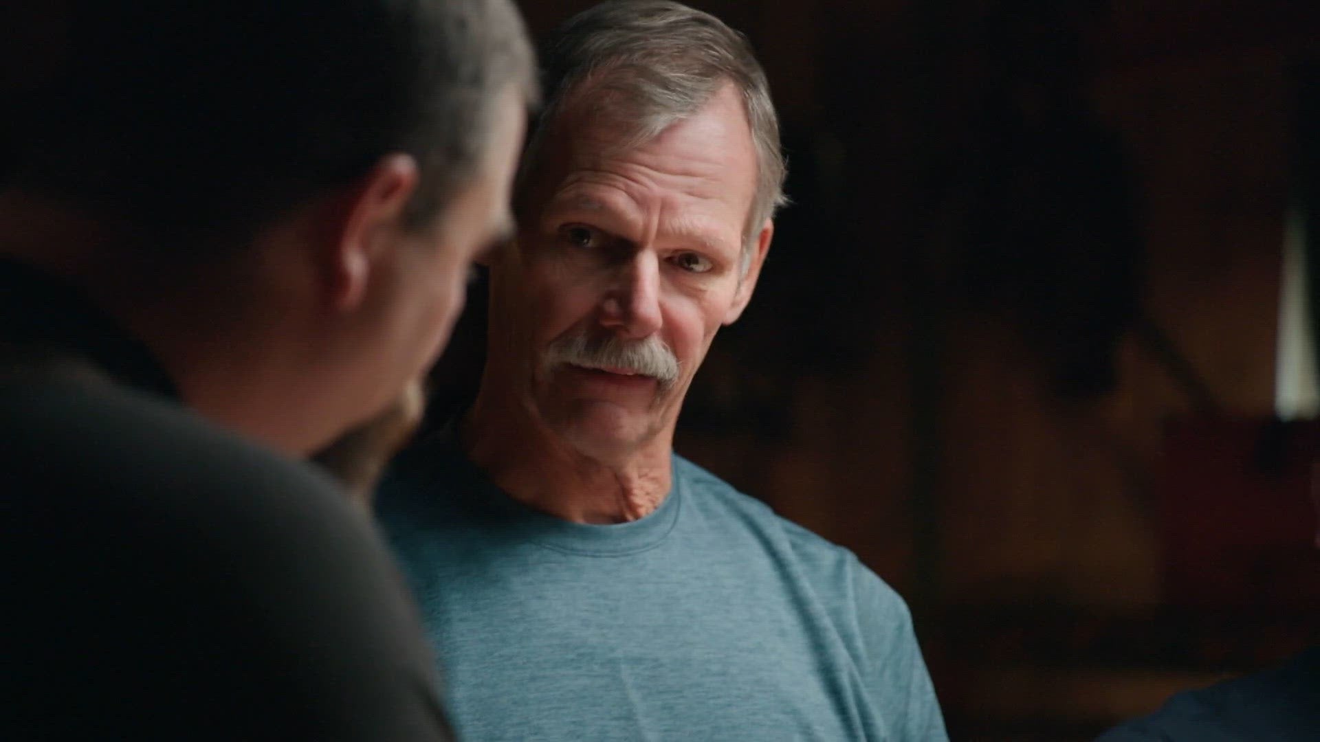 6. rész - A hullámtörőkön túl