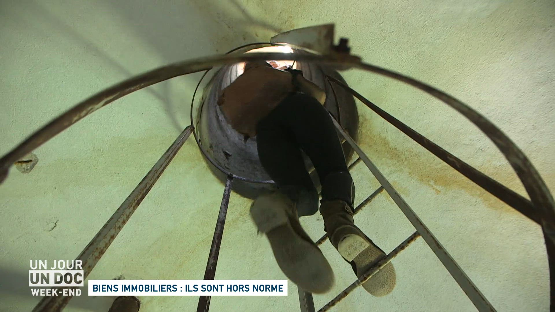 Église à vendre / Biens immobiliers : ils sont hors norme / Immobilier de luxe : des agents très spéciaux