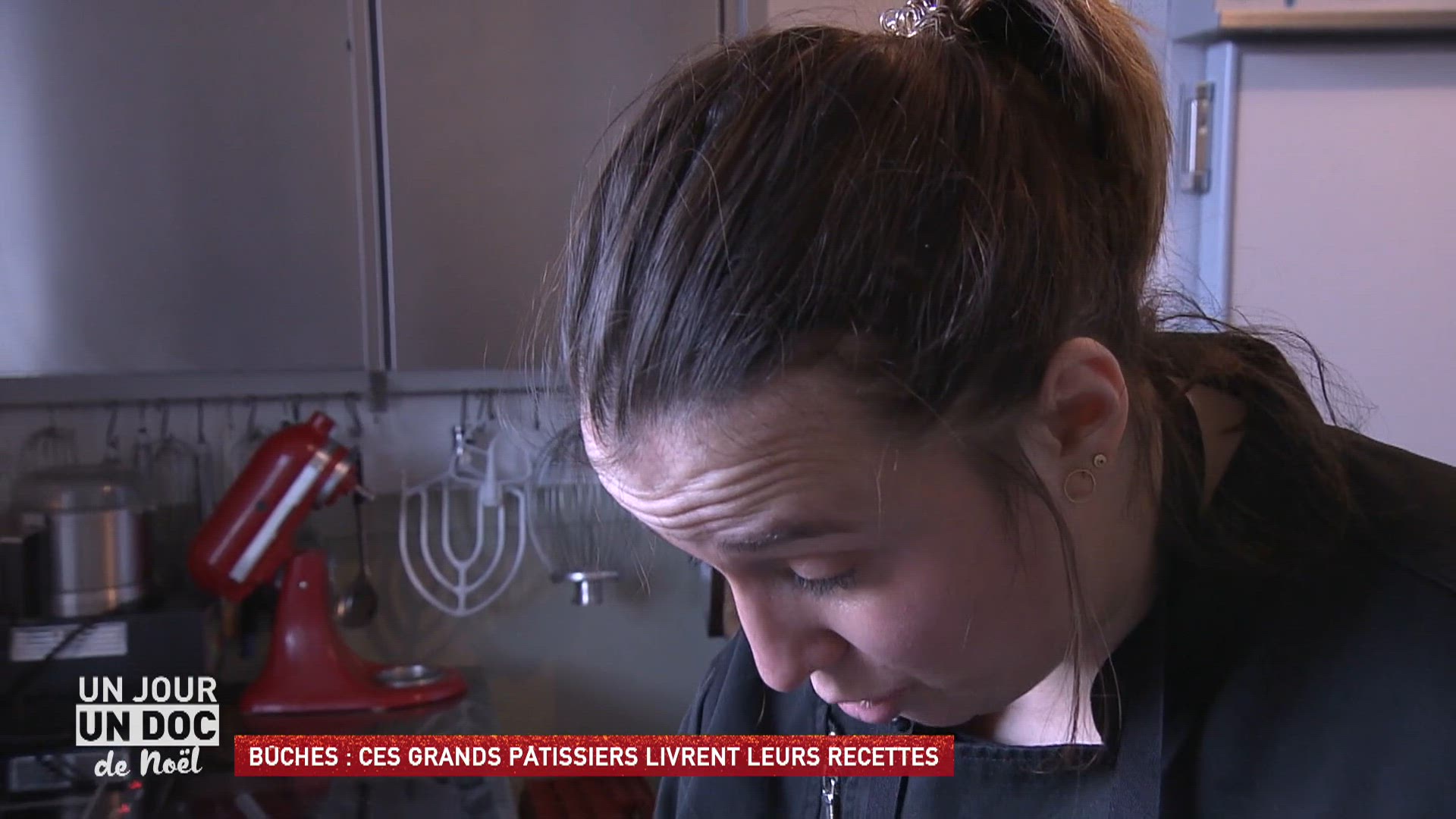 Bûches : ces grands pâtissiers livrent leurs recettes / Le roi des fleurs