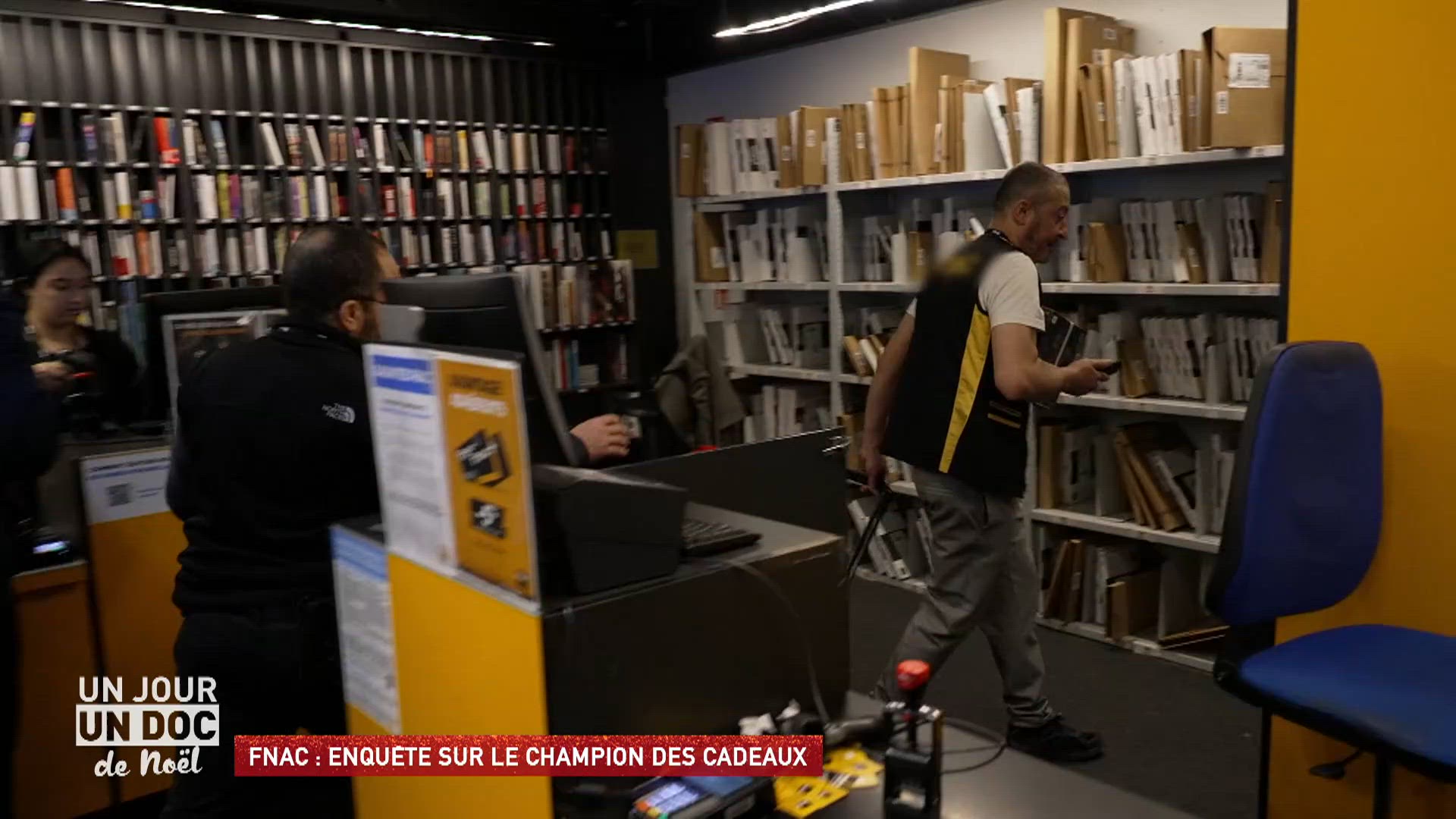FNAC :  enquête sur le champion des cadeaux / Shopping XXL : les centres commerciaux révolutionnent Noël