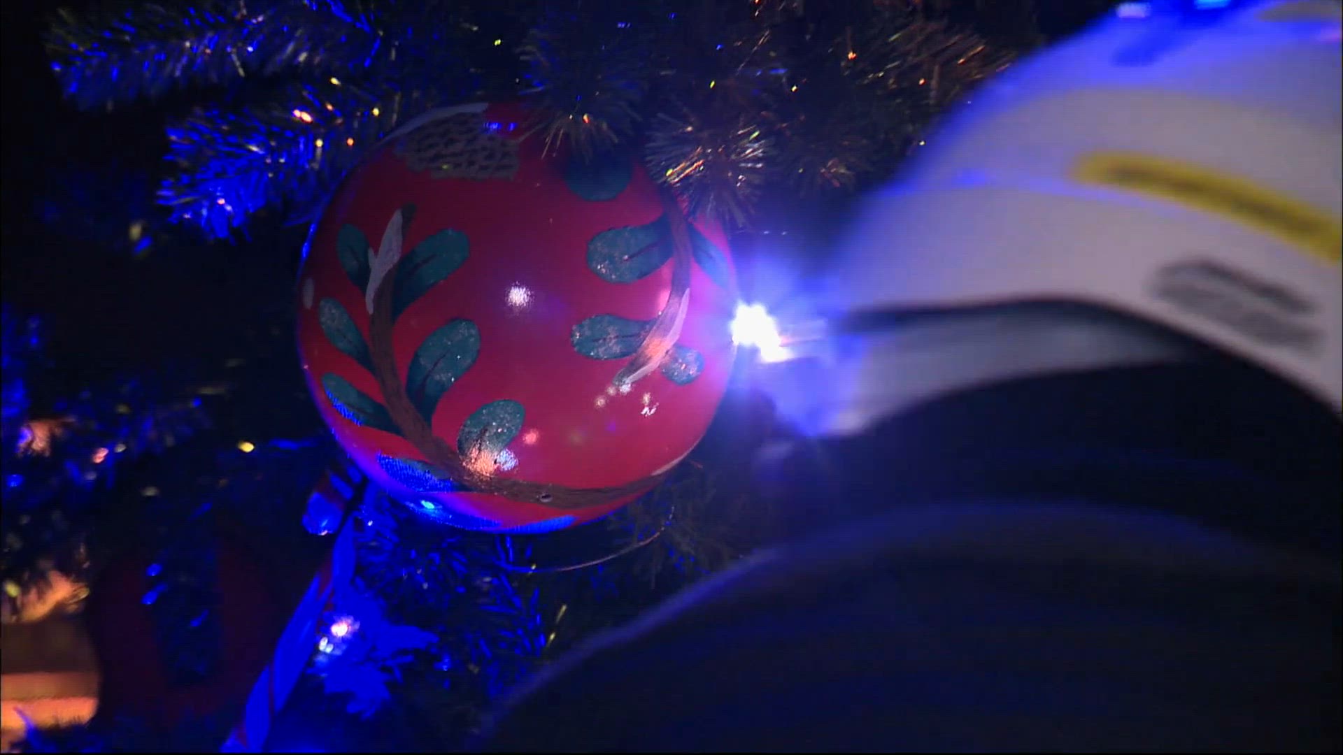 Parc d’attraction : Mickey enfile le costume de Père Noël