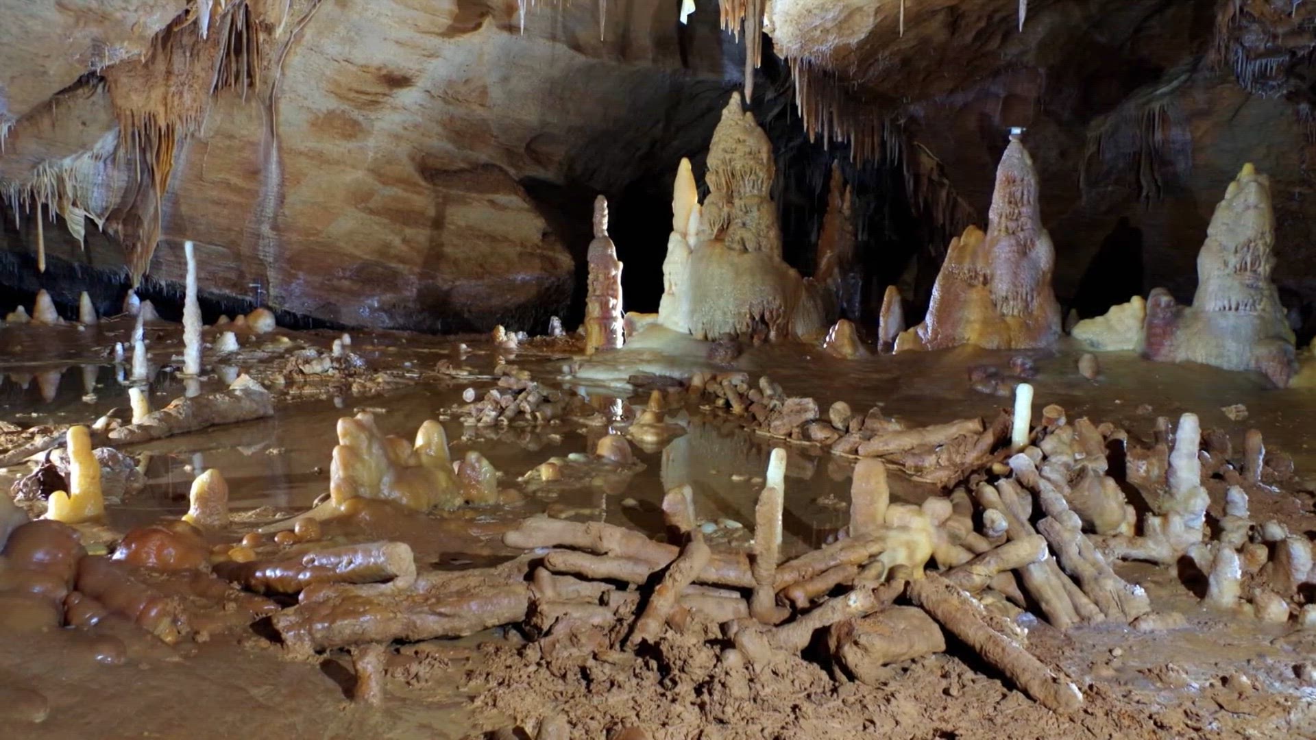 5. rész - Meggyilkolt fáraó és kísérteties bor