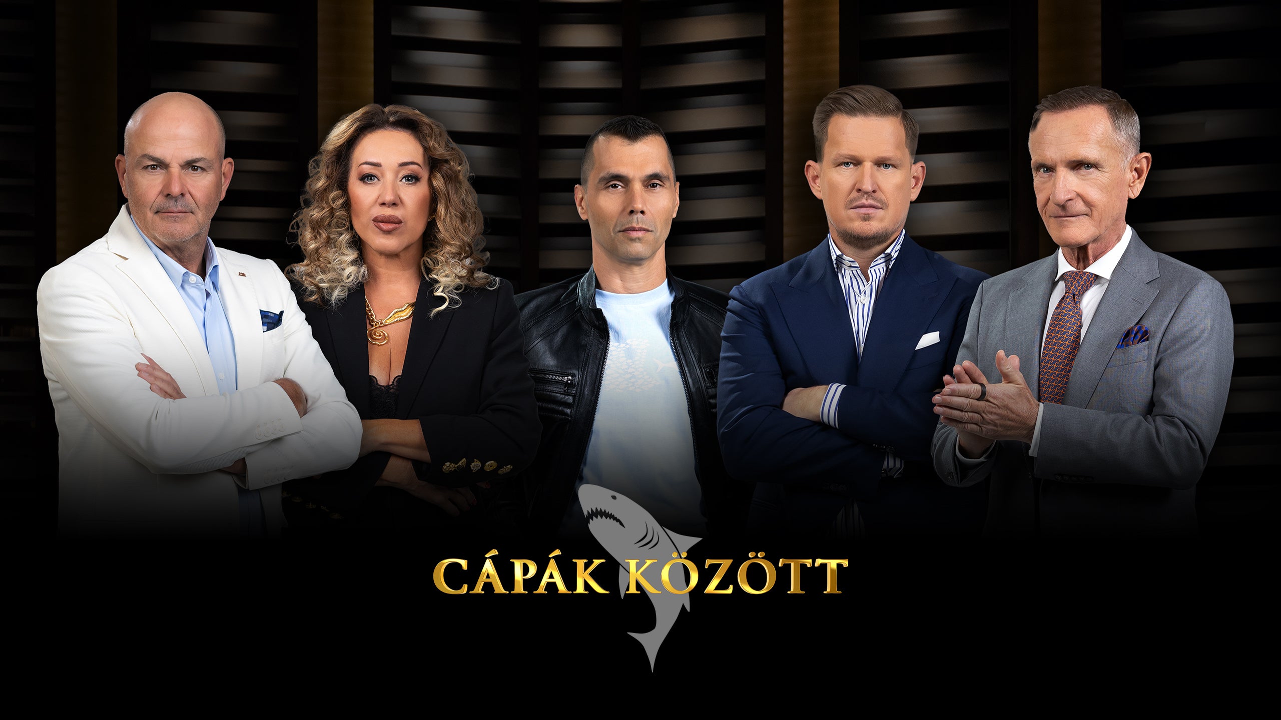 Cápák között