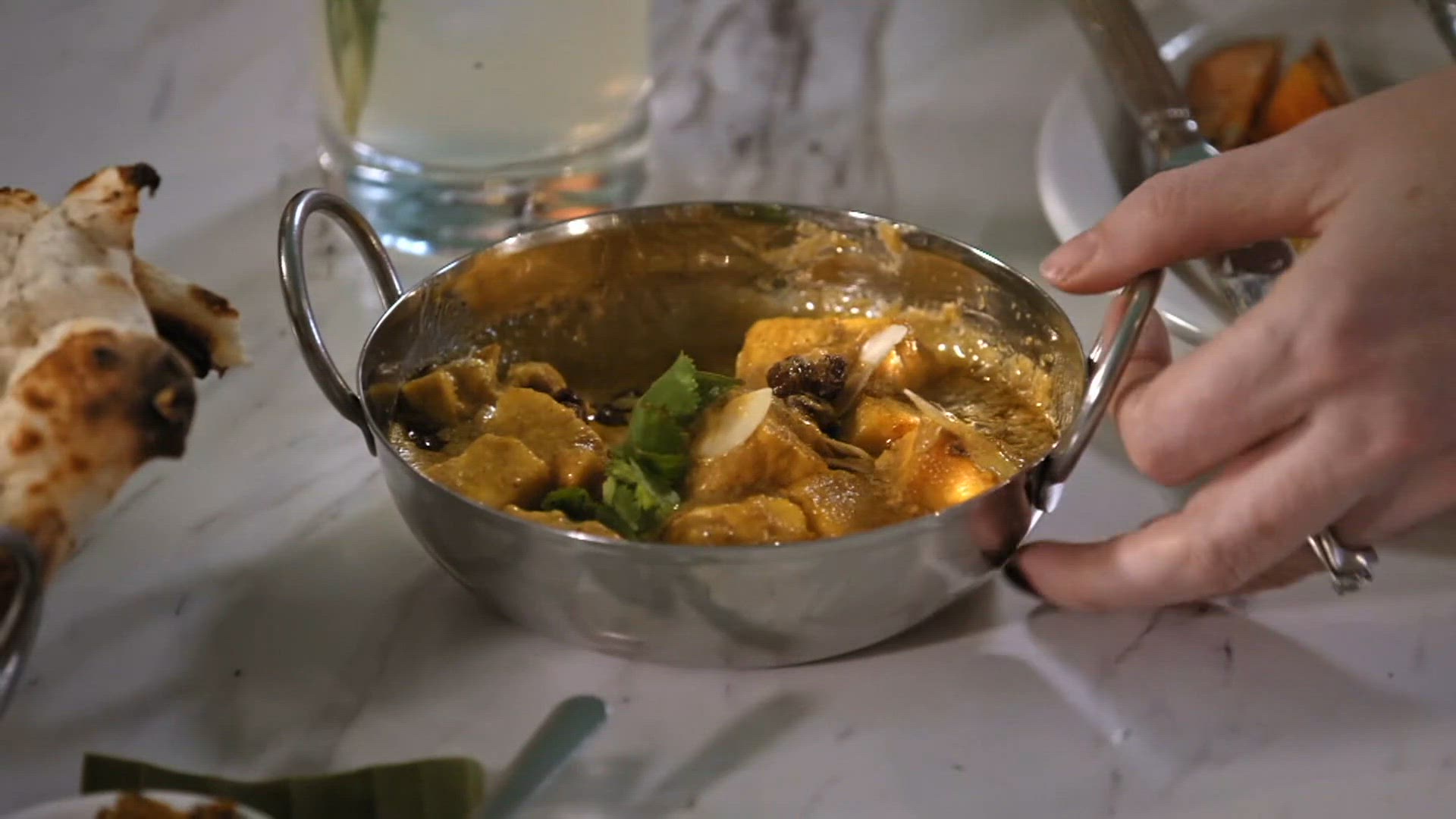 S1 E8 - Silence, on mange de l'agneau