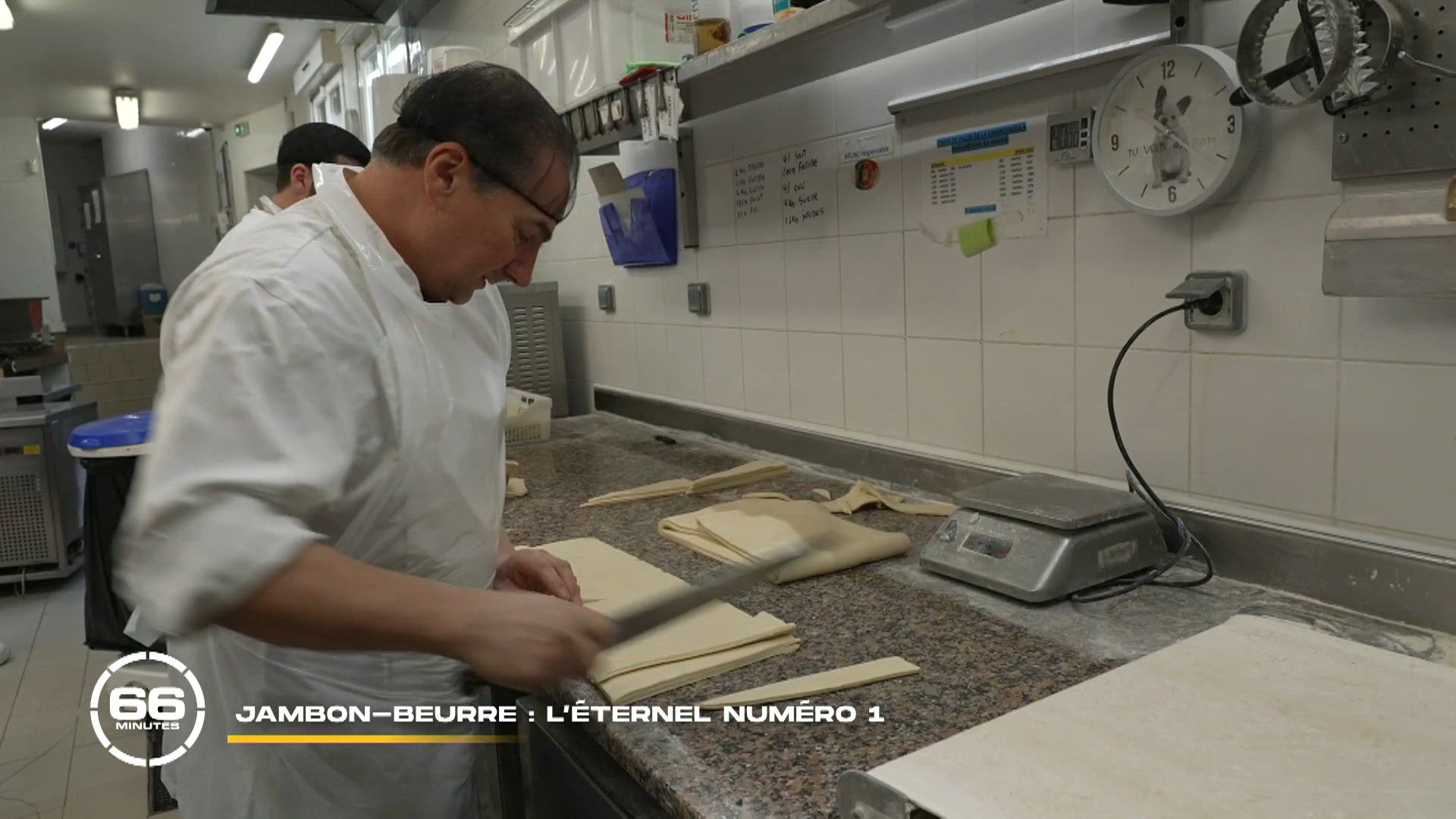 Enfants interdits, vacances tranquilles ? / Jambon beurre, l’éternel numéro un / Faux papiers, vrais mineurs / Maroc : le soleil en camping-car