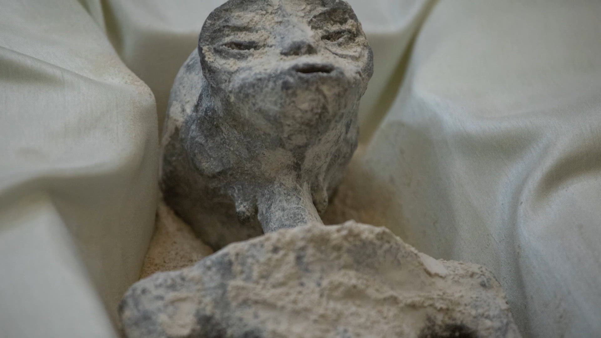 4. rész - Mississippi Nagylábú, lelőtt UFO a Nagy-tavak felett, halott idegenek Mexikóban