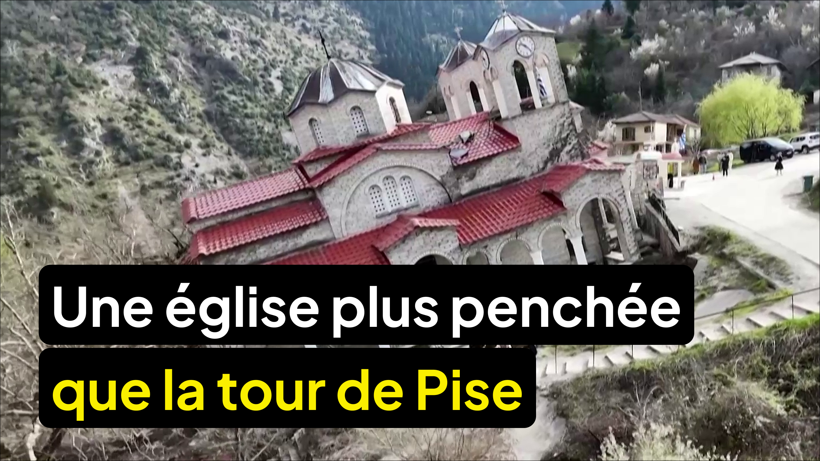 Cette église grecque penche plus que la tour de Pise