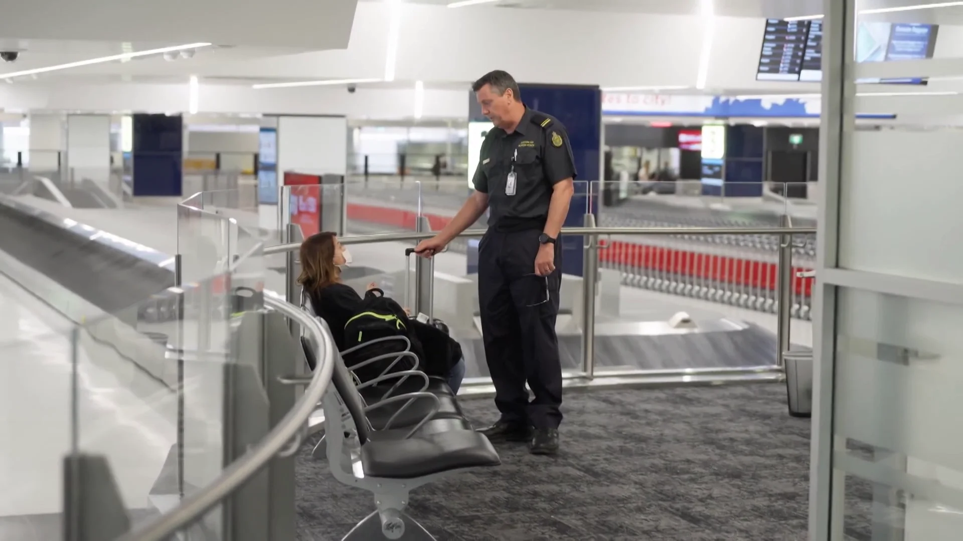 Már a csomag mérete is gyanús – 17. évad | Részlet