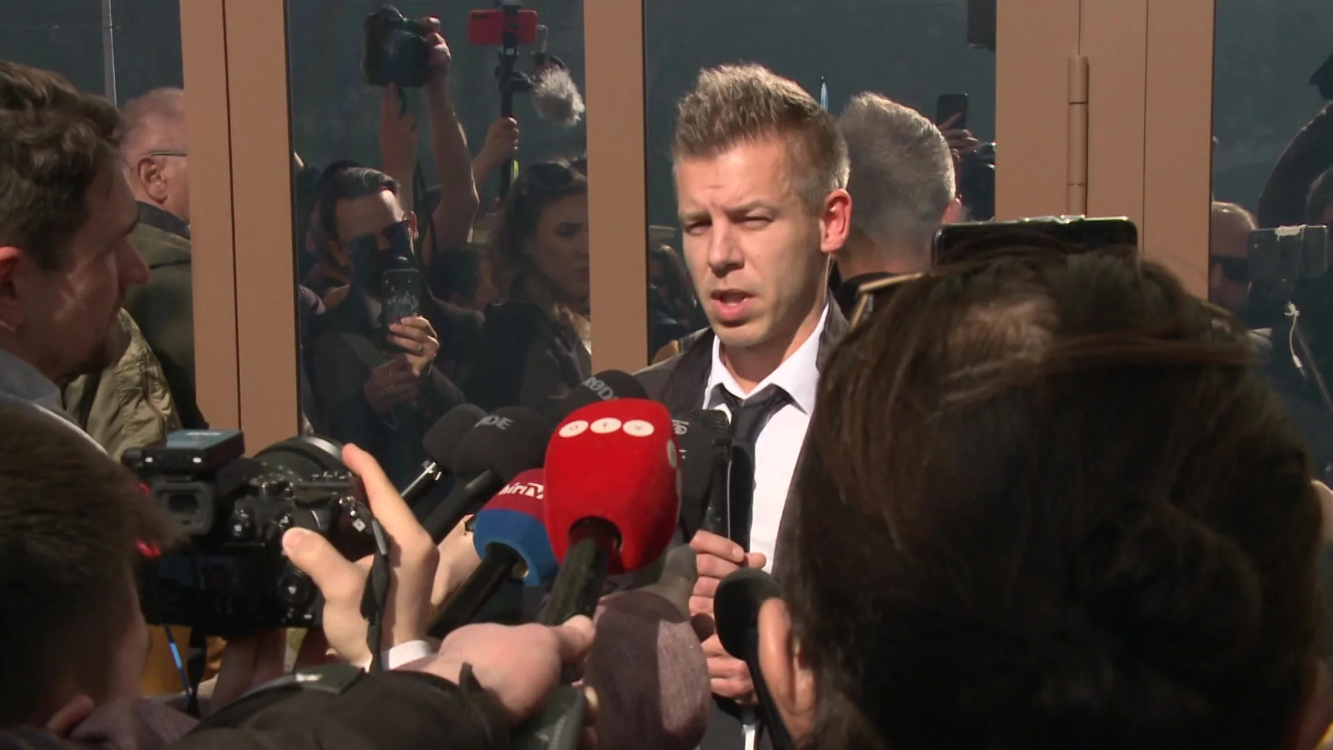 Házon kívül 2026-04-19