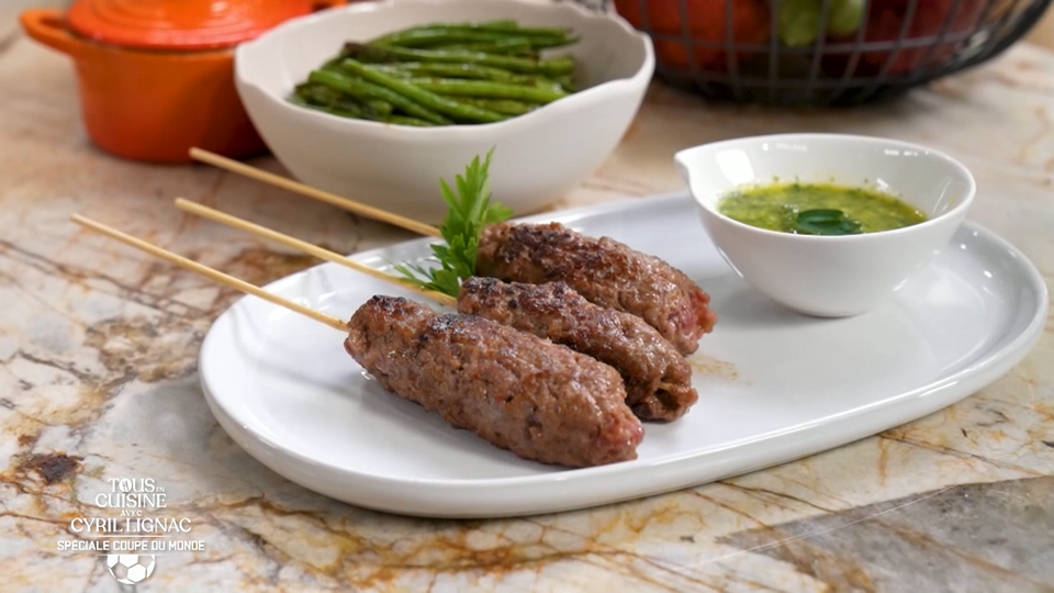 Brochettes d'agneau et Pastel de nata