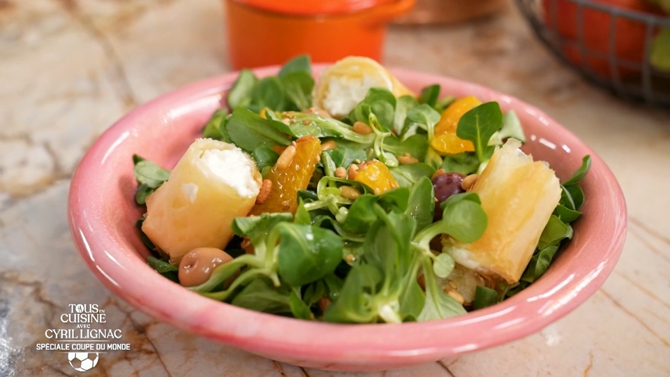 Salade mâche, bricks à la feta et Tajine de poulet