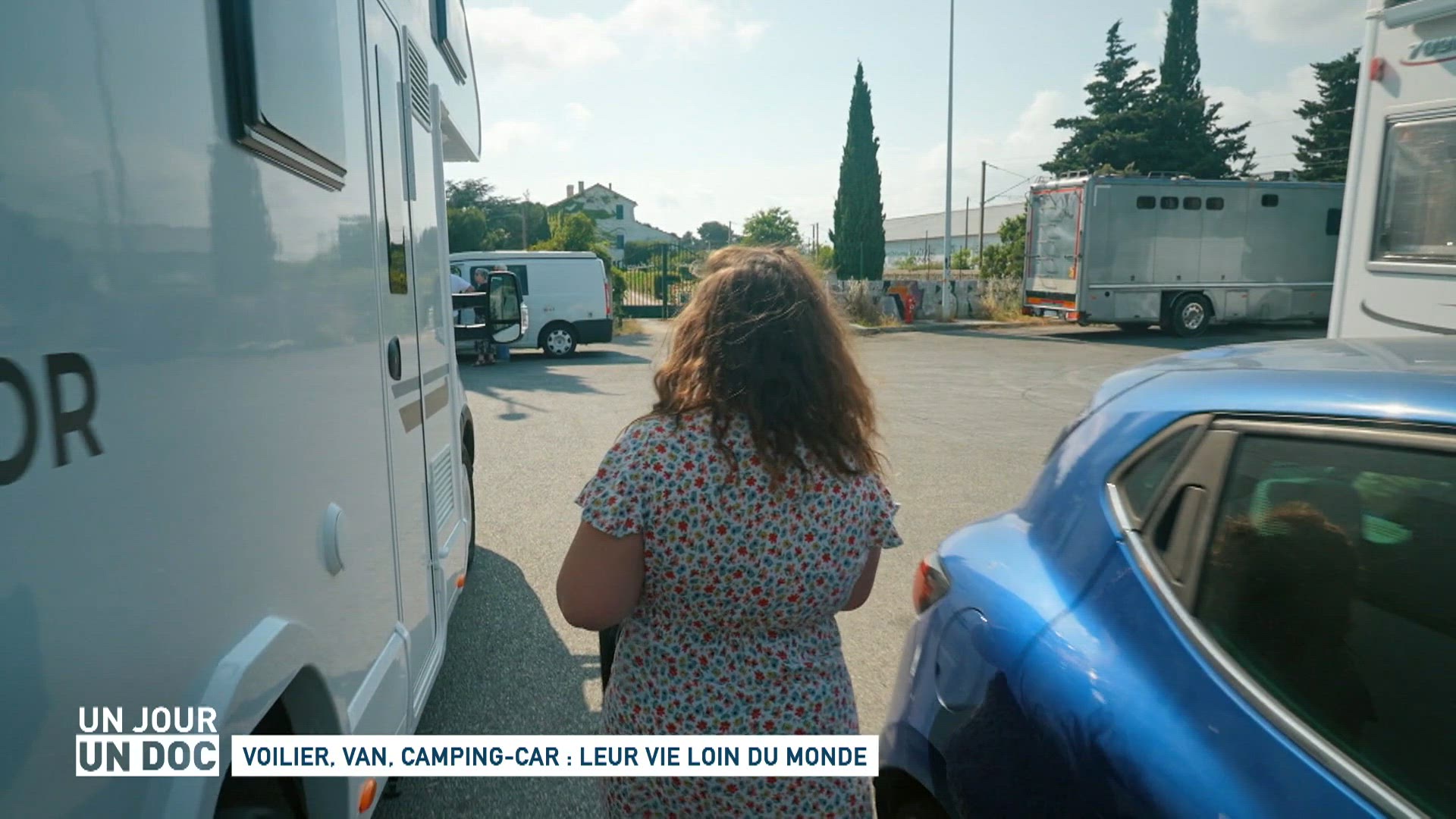 Voilier, van, camping-car : leur vie loin du monde