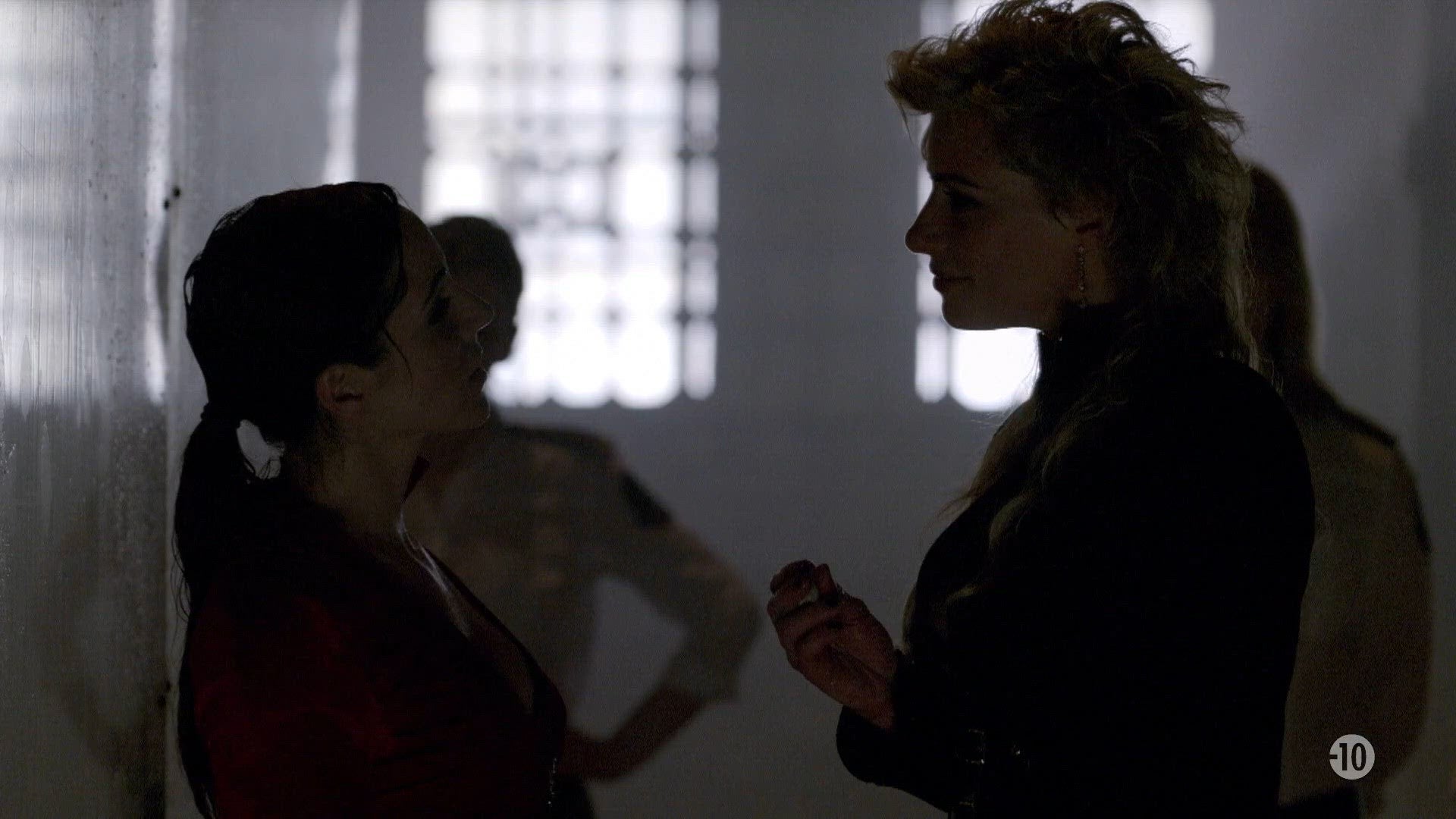 S3 E1 - La prison d'Hecuba