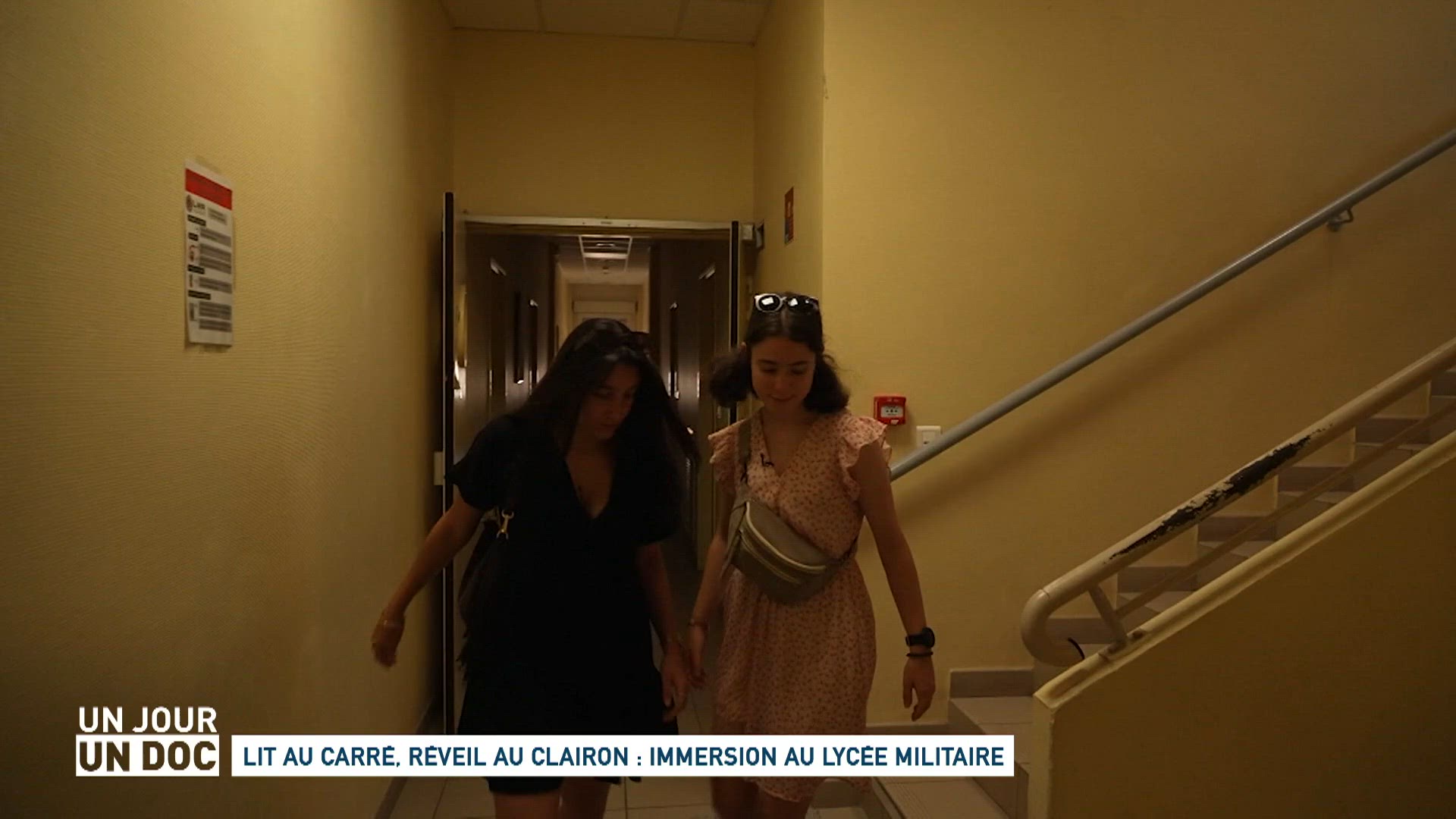 Lit au carré, réveil au clairon : immersion au lycée militaire