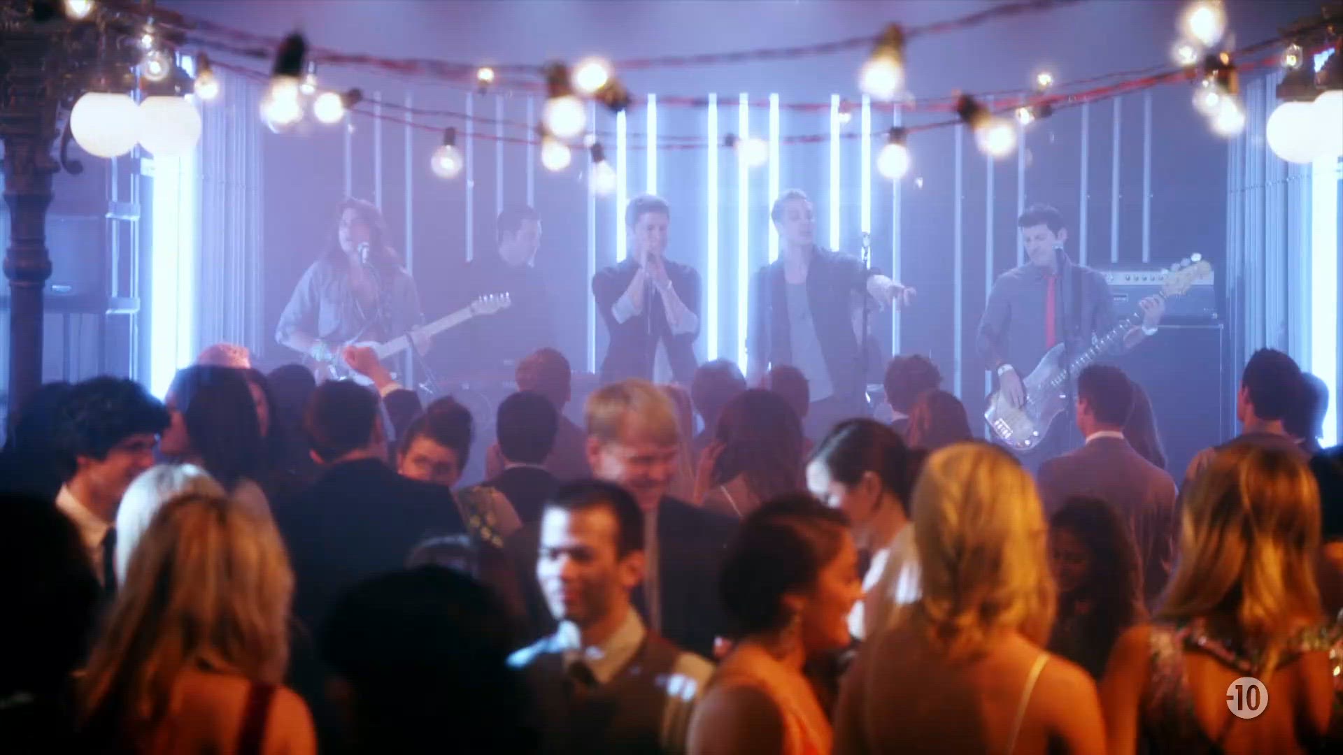 S1 E6 - Le bal de rentrée