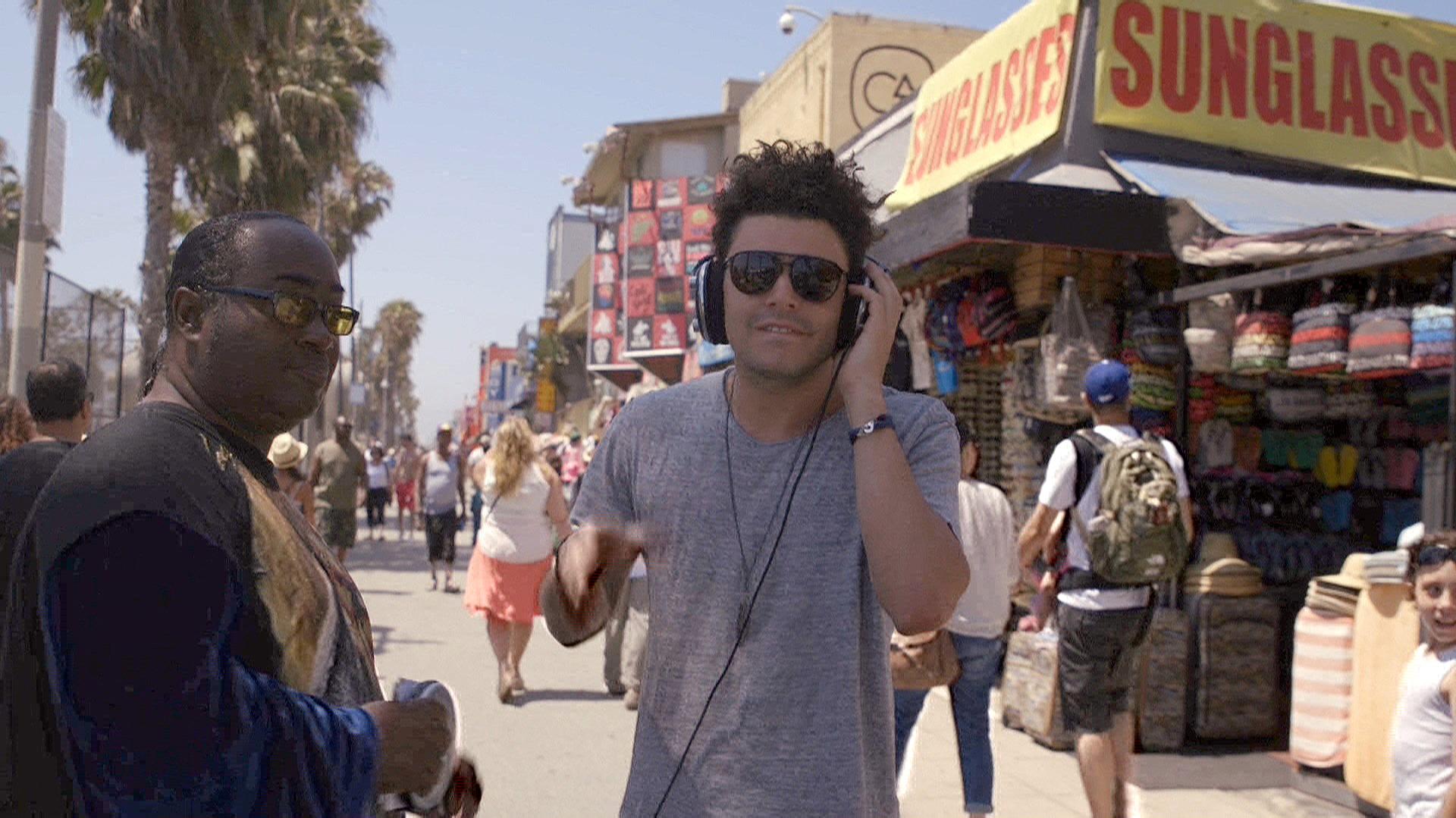 Kev Adams autour du monde 