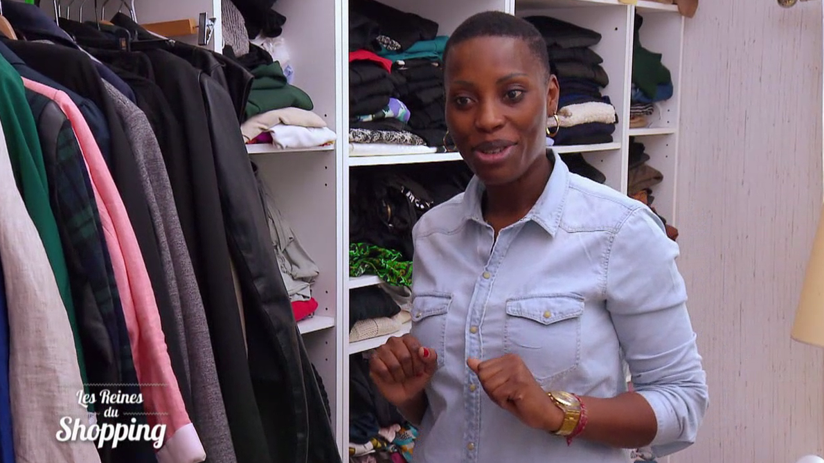 J1 : Originale avec une robe blanche