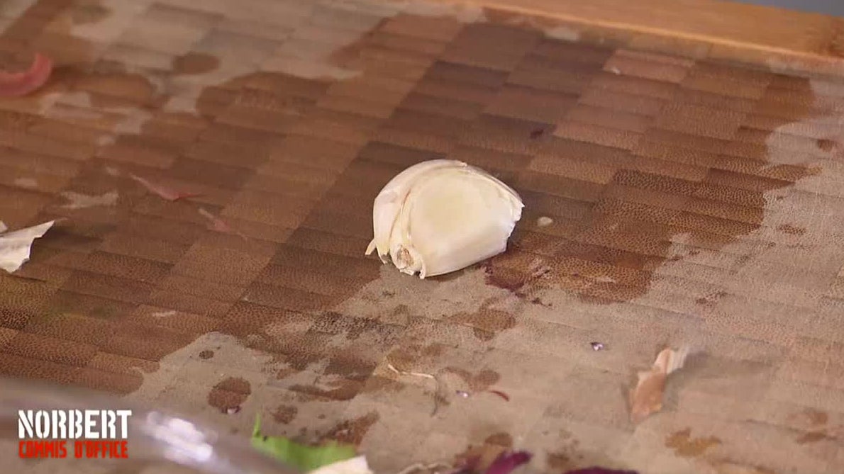 Marie-Jo, fraude au bœuf bourguignon / Mickaël, harcèlement de tomates farcies