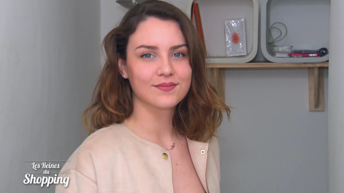 J5 : Sophistiquée en robe cocktail pour un mariage